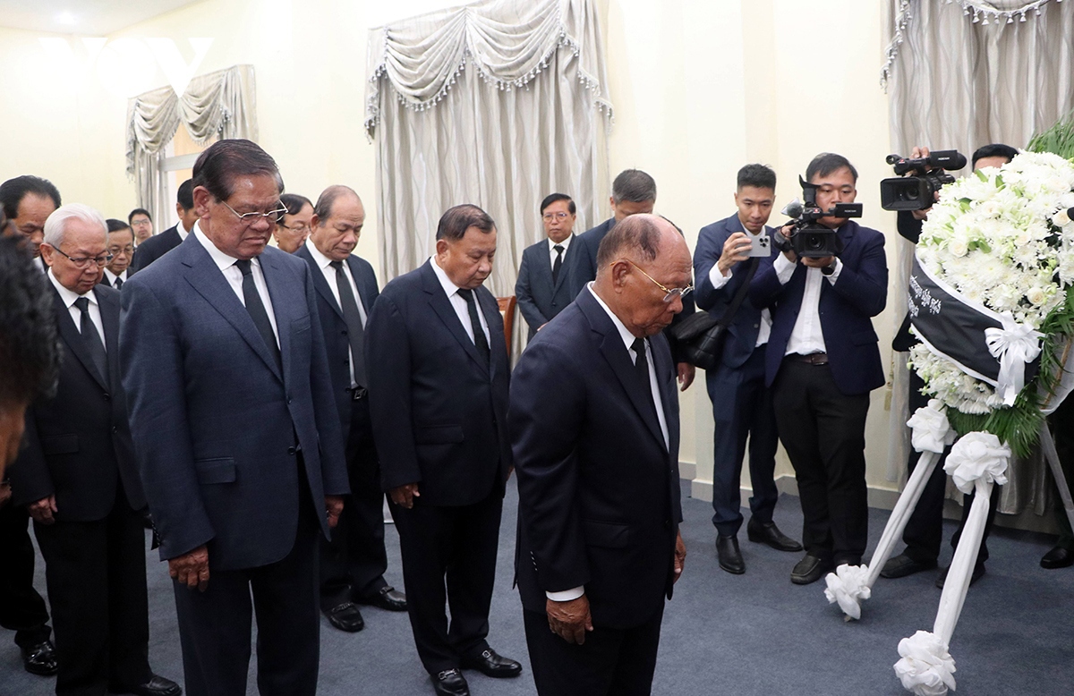 Cambodian leaders commemorate Vietnamese Party General Secretary in Phnom Penh